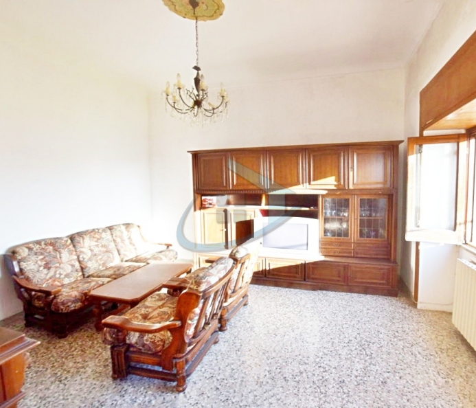 Terracielo con locali e appartamento 