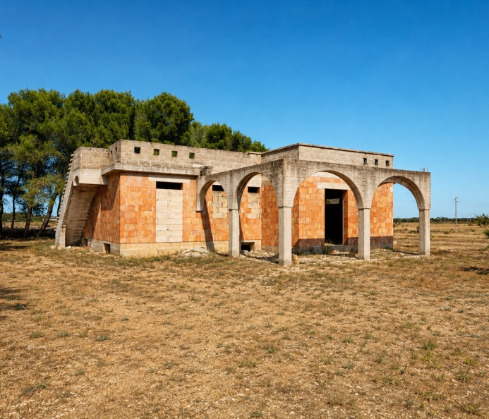Villa da ultimare con ampio terreno