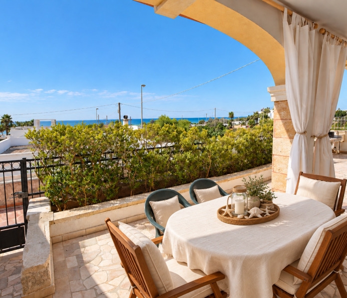 Villetta vista mare con ampi spazi esterni
