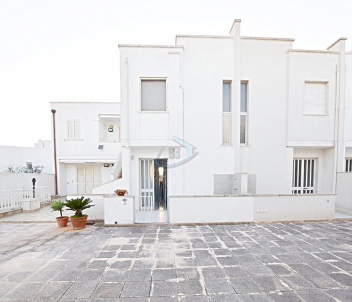 Indipendente a pochi passi dal mare