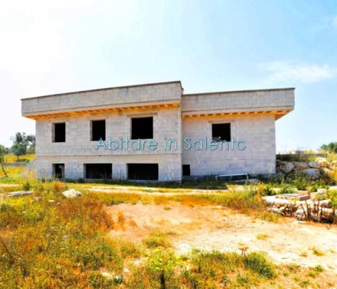 Fabbricato allo Stato Rustico con Terreno