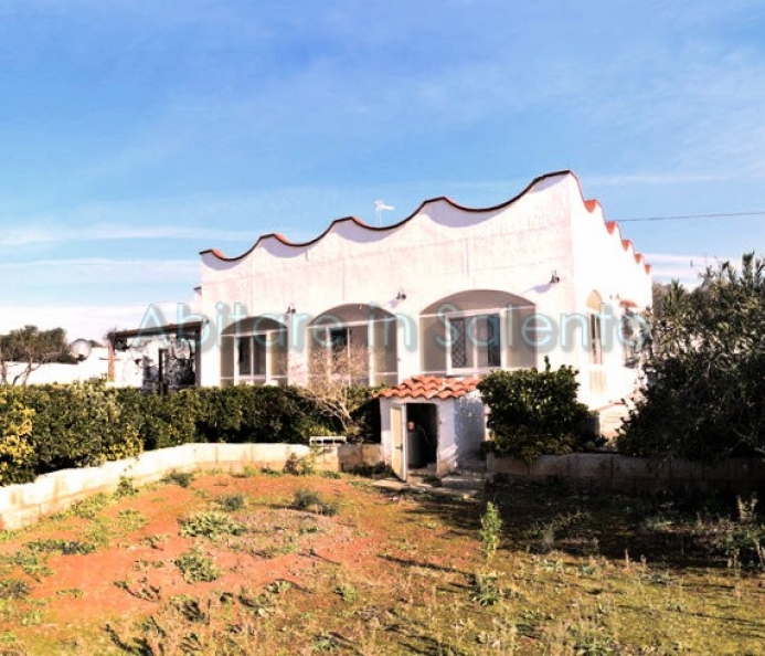 Villa Panoramica con Giardino e Vista Mare.